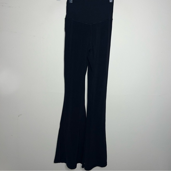 OFFLINE By Aerie Real Me High Waisted Crossover Super Flare Legging Small - Picture 12 of 13